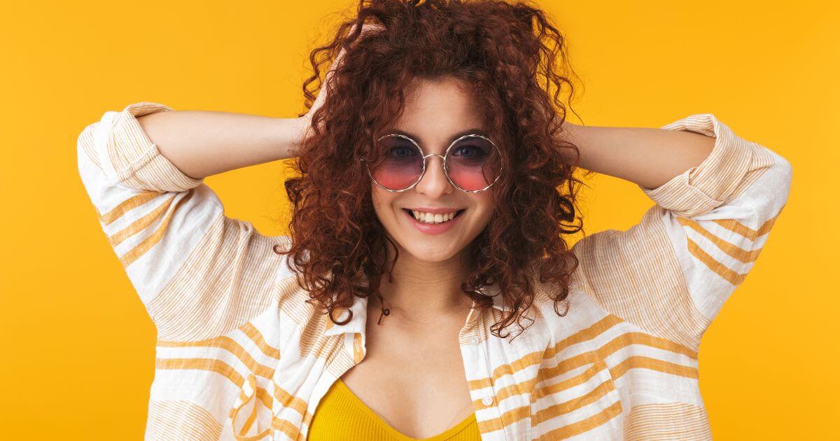 Kučeravé vlasy ako z kaderníckeho salónu: Účesy, strihy a tipy na domácu úpravu - vlasmejkershop.sk